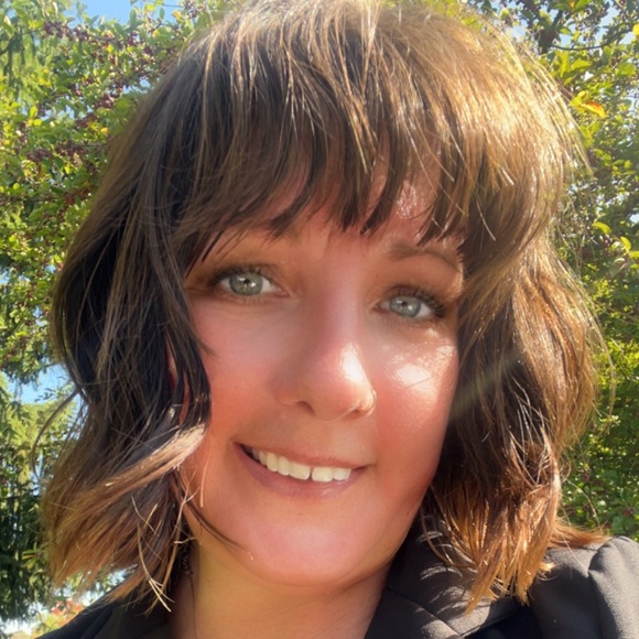 Meet your Posher, Sherry - Picture 2 of 2